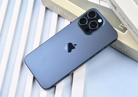 卢氏苹果维修点分享iPhone 15 Pro Max屏幕更换全新实操风险 